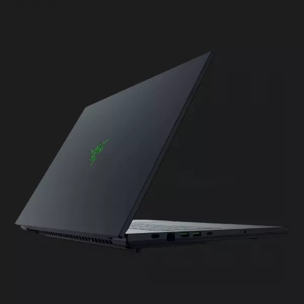 Ноутбук Razer Blade 18 18" (Intel Core Ultra 9/96GB/4TB (SSD)/RTX 5090) (RZ09-052991ER9-R3U1) (Standard)